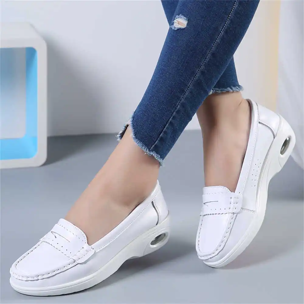Thick Sole Slipon White Traine – Women'S Formal Wear Canada Bewertung und Preis
