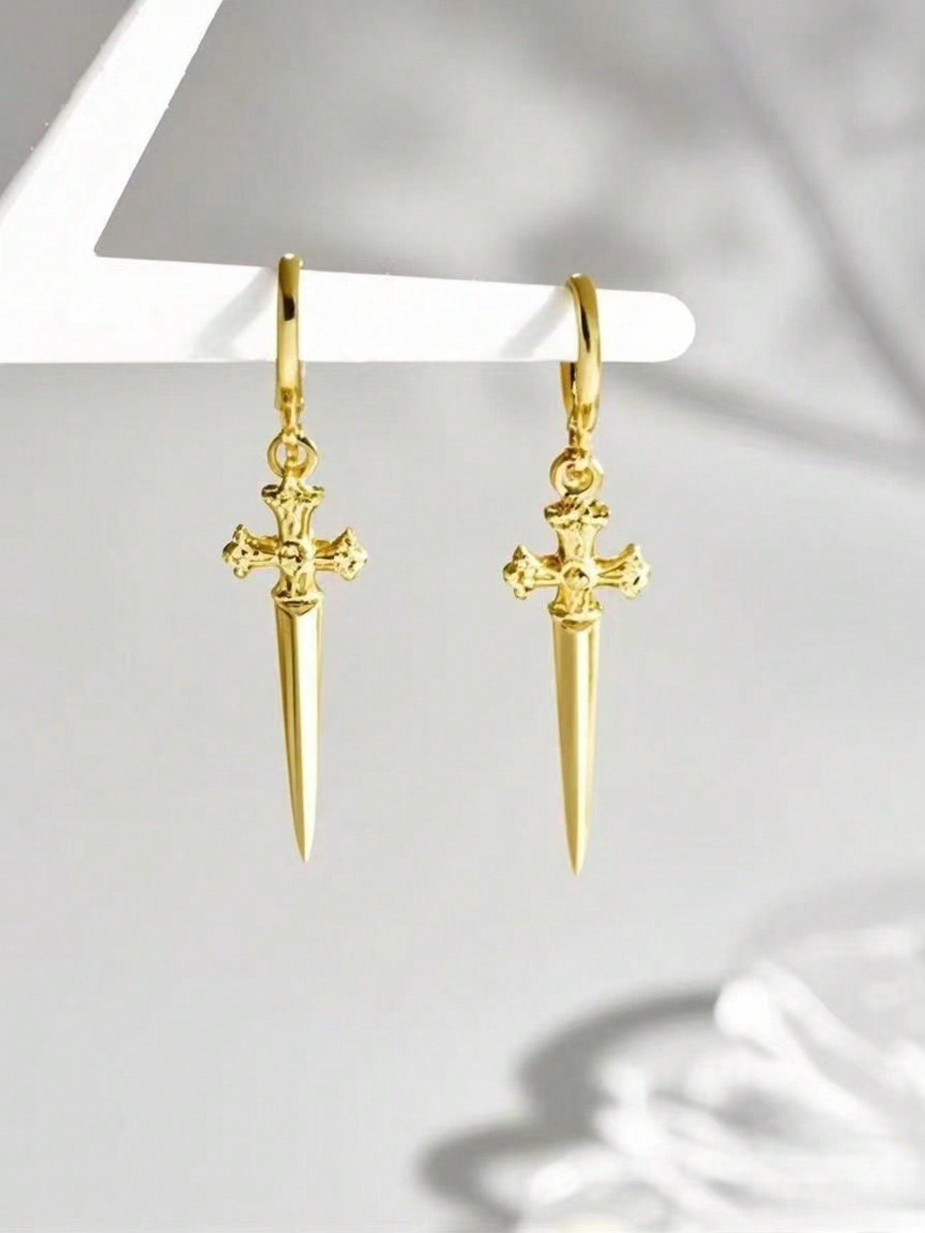 Gold Sword Cross Dangle Earrin – Women'S Gothic Formal Wear Bewertung und Preis